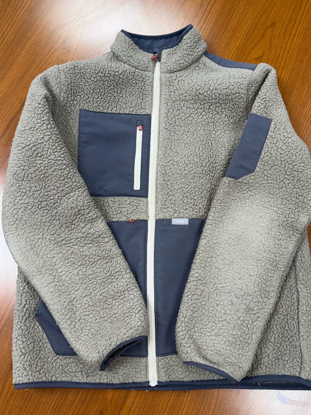 Figs Women's On-Shift Sherpa Jacket - Picture 2 of 5